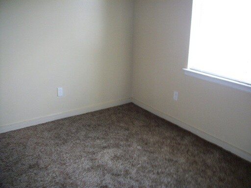 Building Photo - 300 6th Pl S