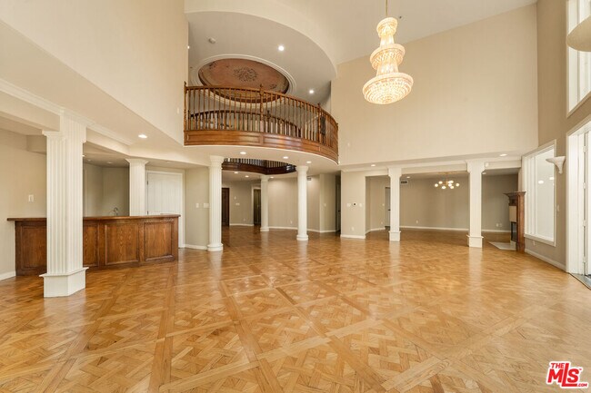 Building Photo - 1109 Pine Dr