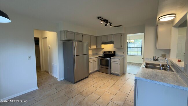 Building Photo - 7914 Longshadow Ct