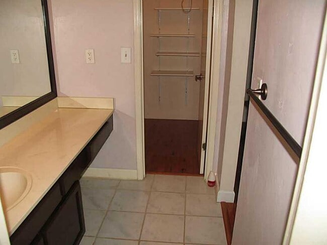 Building Photo - 906 Parkaire Crossing