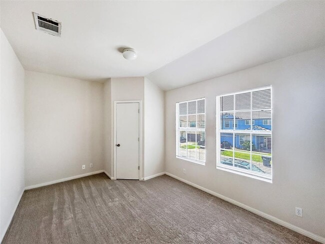 Building Photo - 4712 Lake Champlain Ln