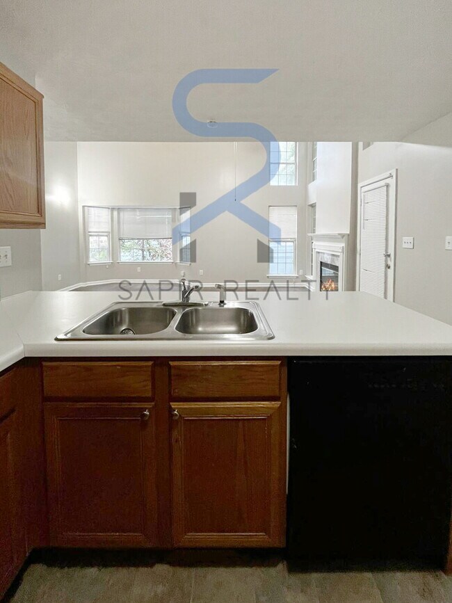 Building Photo - Move in before October 15th and get $100 O...