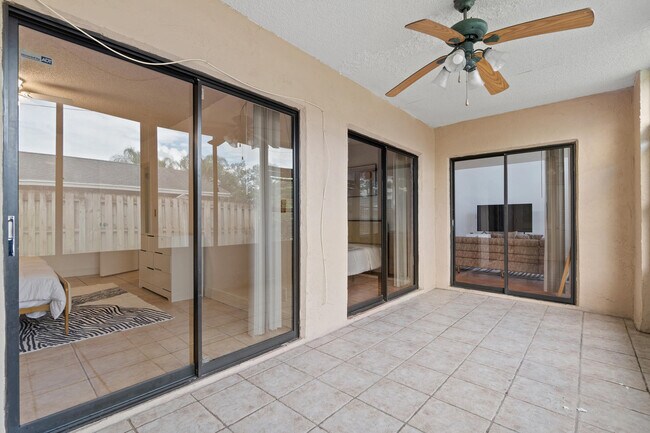 Building Photo - 166 Sparrow Dr