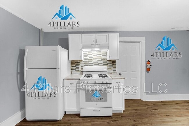 Building Photo - 523 W Columbus Dr