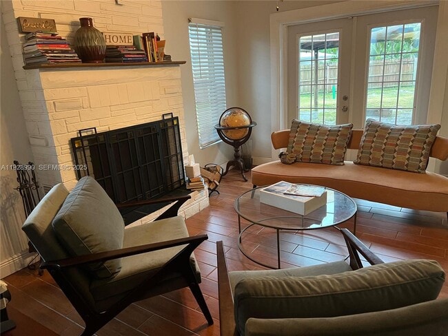 Building Photo - 1040 Lyons Park Dr