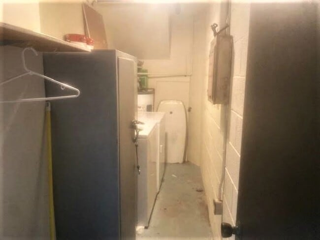 Building Photo - 1 Bed/2 Bath Condo in downtown Kona (furnished)