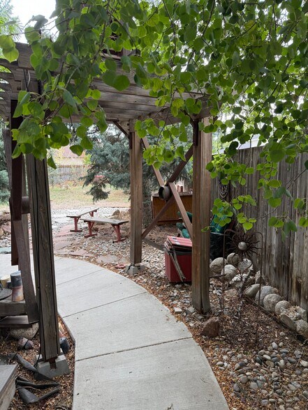 Building Photo - 1171 Country Ridge Dr