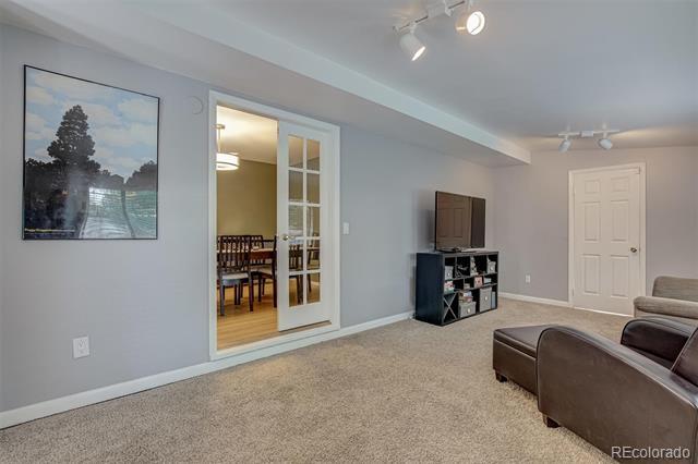 Building Photo - 3124 S Vine Ct