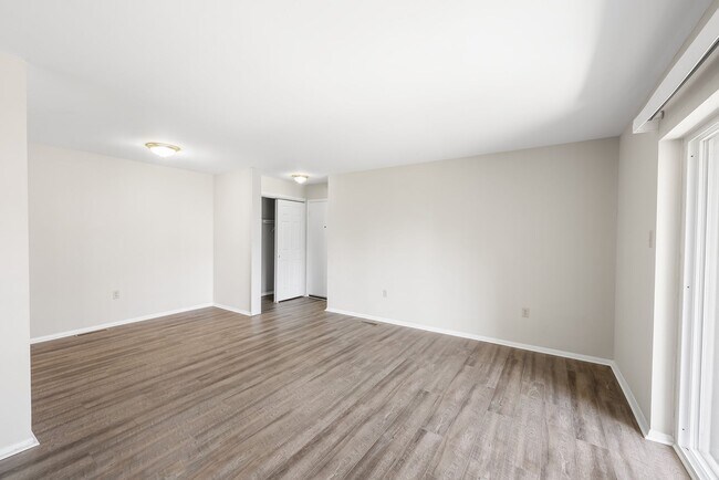 Building Photo - Welcome to The Yorklyn Apartments and Town...