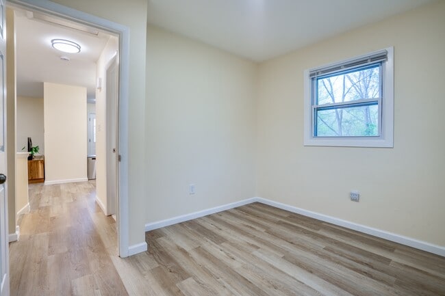 Building Photo - 14220 Fallbrook Ln