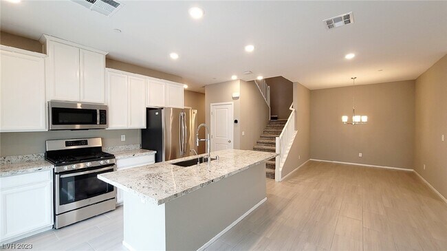 Building Photo - 544 Teovani St