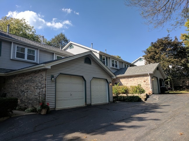 Primary Photo - Fairfield Townhouses