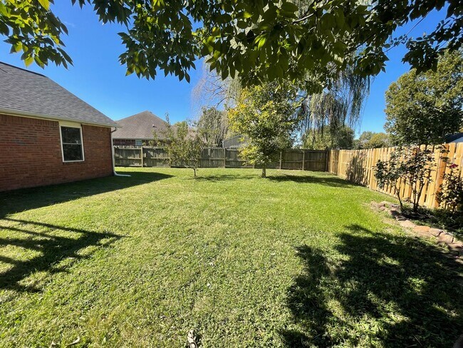 Building Photo - 3 Bedroom/2 Bathroom In Bentonville!!!