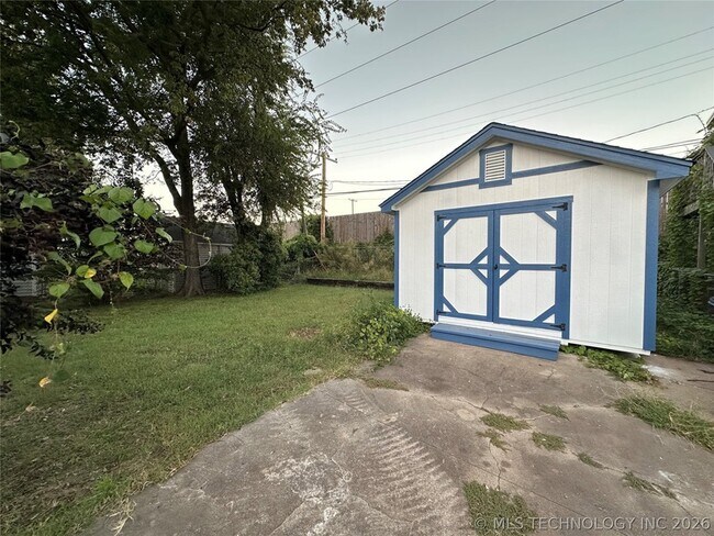 Building Photo - 1235 S Gary Pl