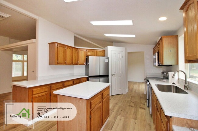 Building Photo - 22190 Vallotton Ln