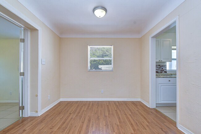 Building Photo - 5634 9th Ave N