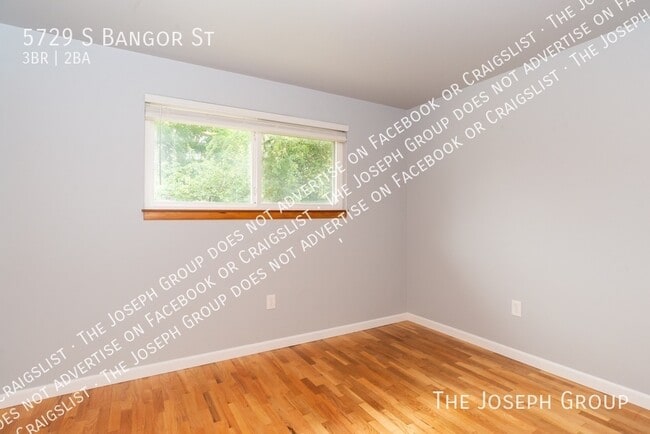 Building Photo - 5729 S Bangor St