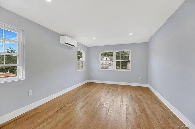 Building Photo - 110-41 172nd St