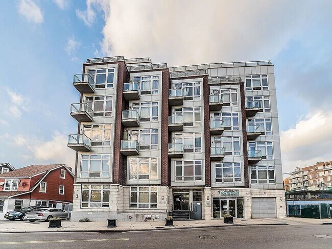 Building Photo - 140-21 32nd Ave
