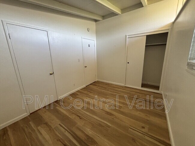 Building Photo - 944 Bridgewood Way