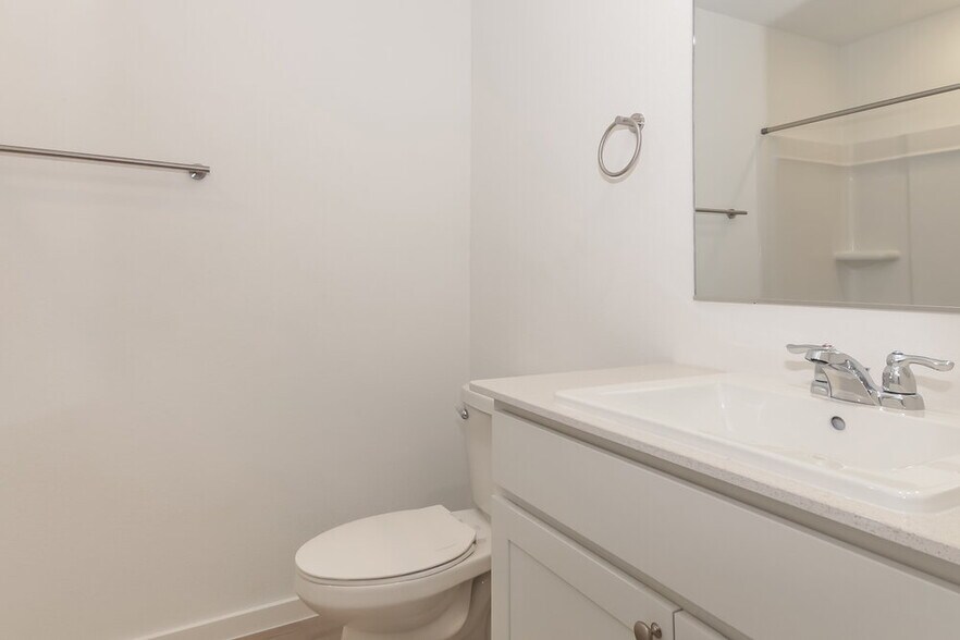 Building Photo - 102 Wild Rose Dr