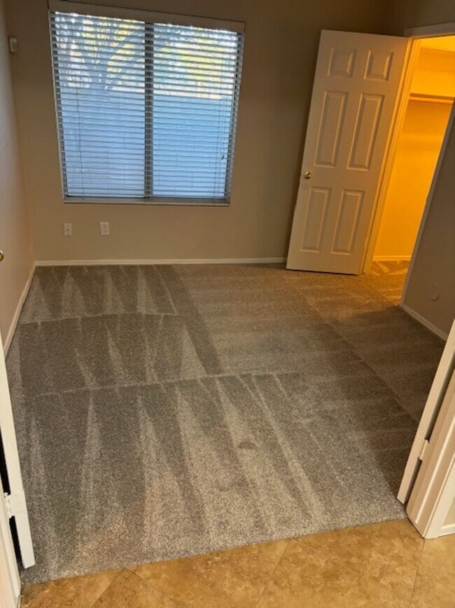 Building Photo - 4 bedroom home in Tempe