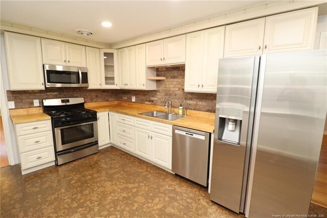 Building Photo - 1009 Dogwood Ln