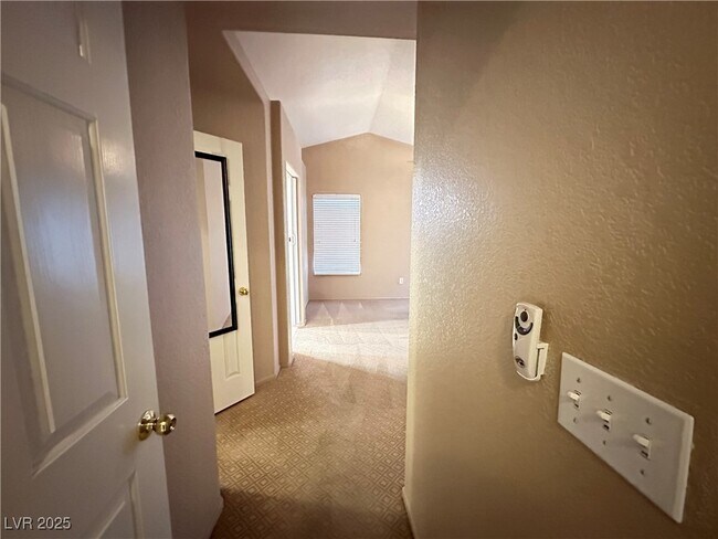 Building Photo - 9522 Lavarun Ct
