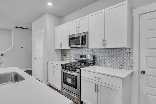 Building Photo - 1020 Baltusrol Ln