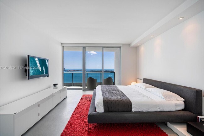 Building Photo - 1331 Brickell Bay Dr
