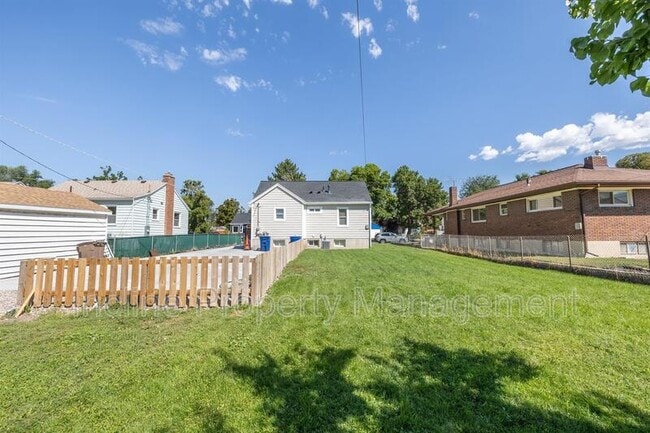 Building Photo - 758 Loveland Ave