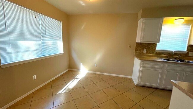 Building Photo - 7214 Foxbend Ln
