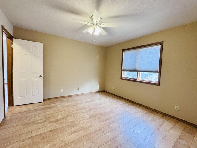 Building Photo - 2153 Alpine Dr