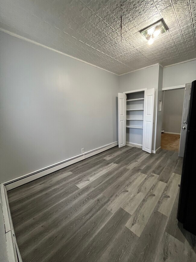 Unit 4 - 708 Broadway
