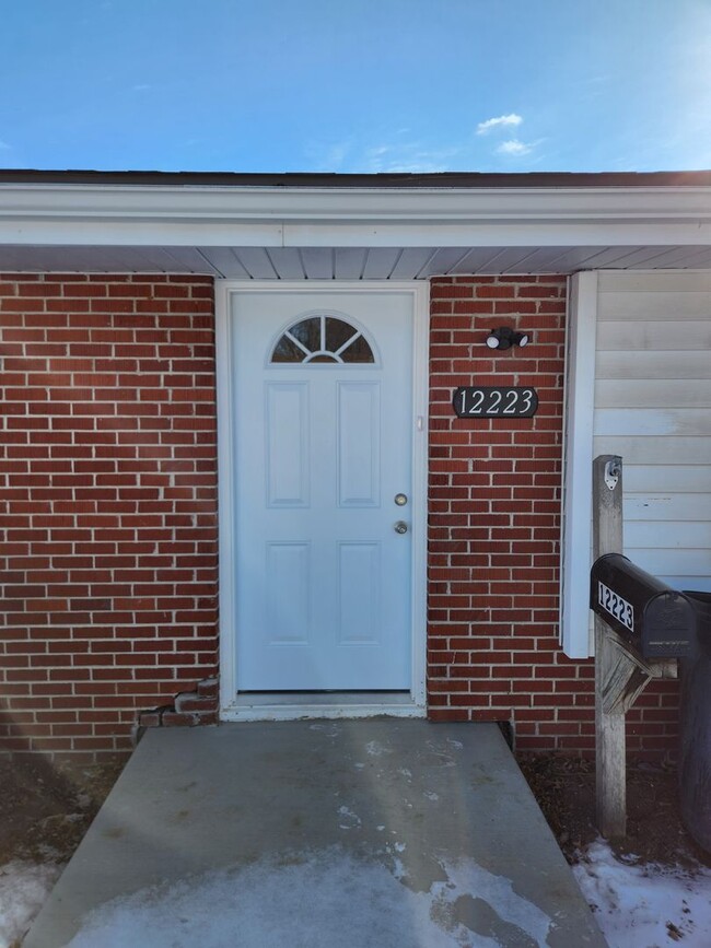 Building Photo - Newly Remodeled Millard House