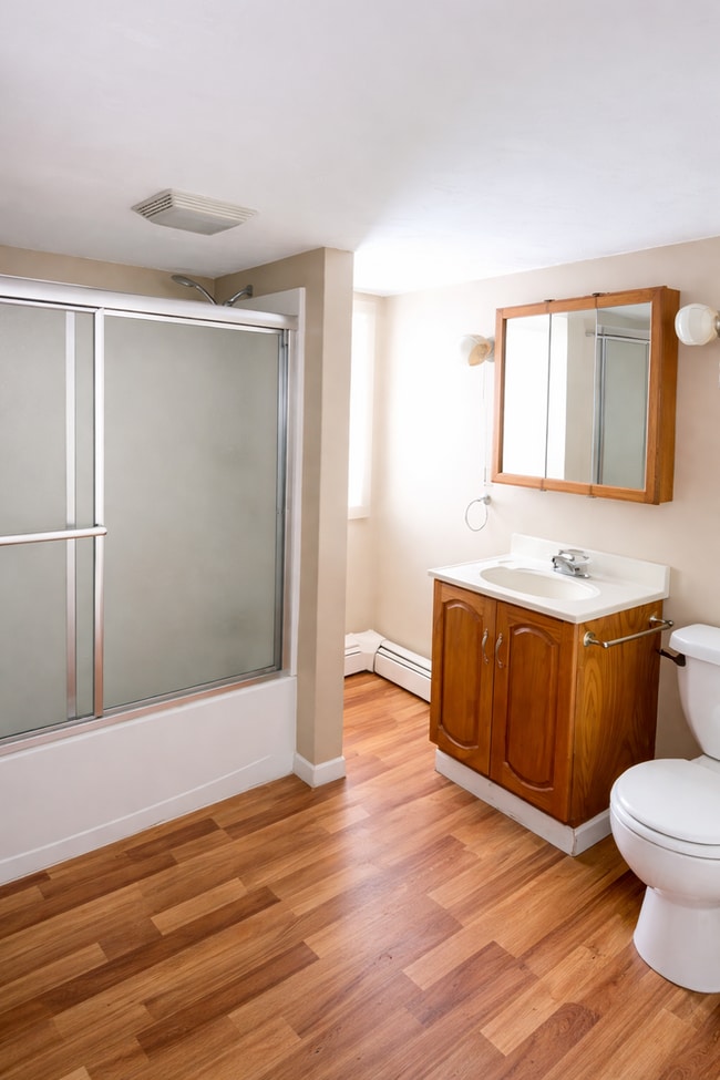 Building Photo - Cozy Milford Single Family – 3 Beds, Laundry, Parking!