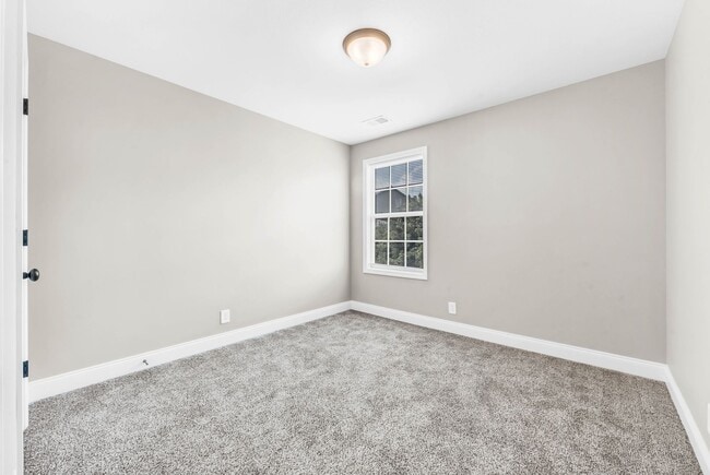 Building Photo - 843 Crestone Ln