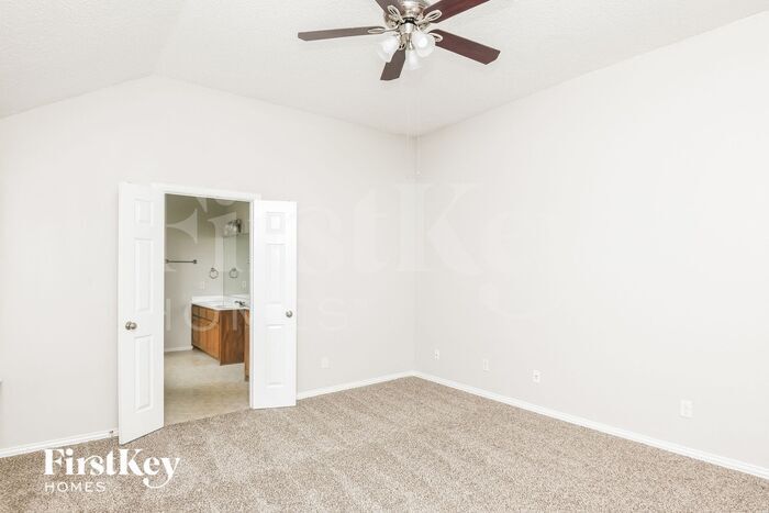 Building Photo - 805 Mesa Vista Dr