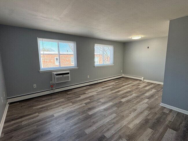 Living room facing dining area - 109 S Main St