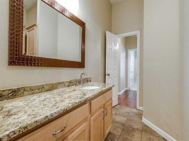 Building Photo - 12770 Swan Lake Dr