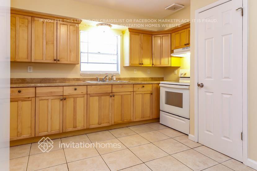 Building Photo - 11781 128th Ave N