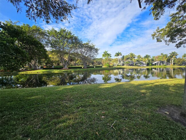 Building Photo - 2177 Montpeliar