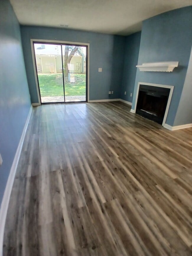 Building Photo - Clean 2BR/2BA Townhome in Garner Near White Oak & I-40