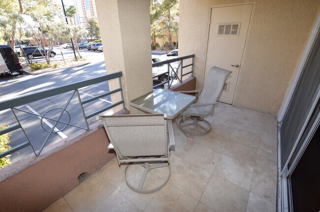 Building Photo - Meridian Furnished 1 Bd | 1 Ba Luxury Condo