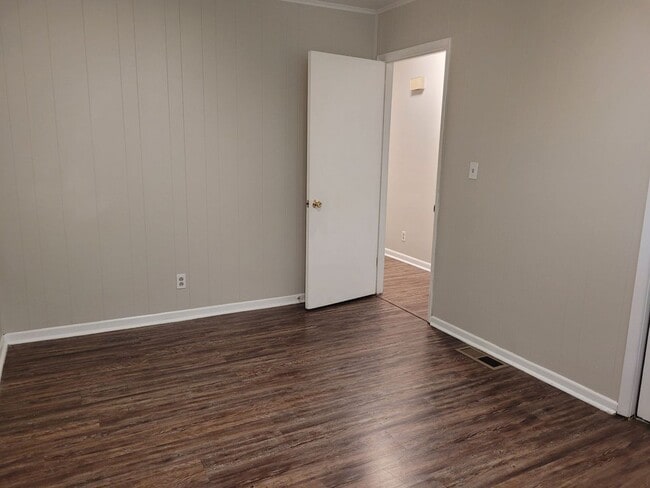 Building Photo - East Ridge 3 Bedroom 2 Bath Duplex