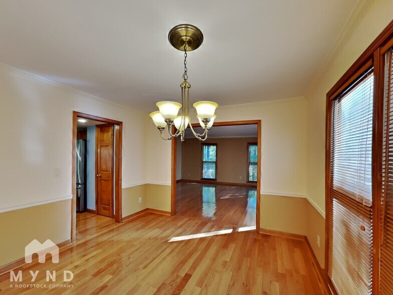 Building Photo - 3747 Running Fox Dr