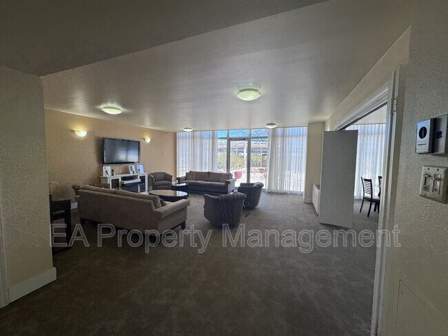 Building Photo - 1331 Park Ave SW
