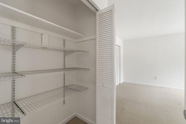 Building Photo - 9 Silverwood Cir