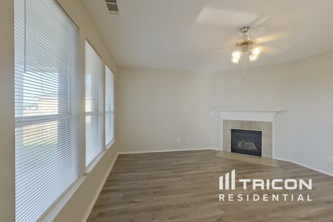 Building Photo - 1470 Waldrop Dr