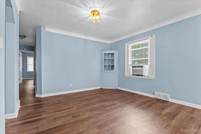 Building Photo - 3734 Buena Vista St